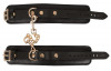 Черные наручники Leather Handcuffs на карабинах